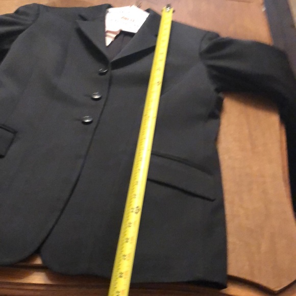 Cynthia Munro Hadfield’s LTD Equestrian Riding Jacket - Picture 14 of 15